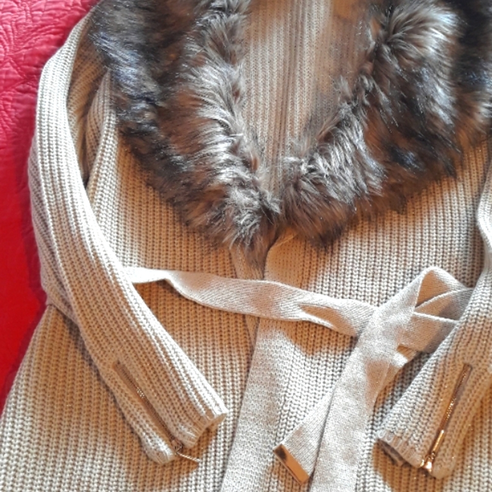 Thalia Sodi Sweater